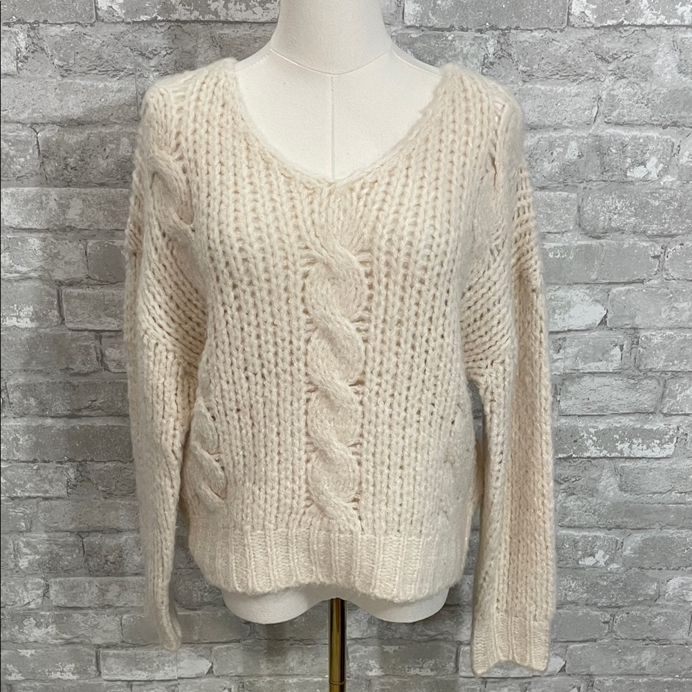 OAK + FORT Cream RELAXED FIT CABLE KNIT SWEATER